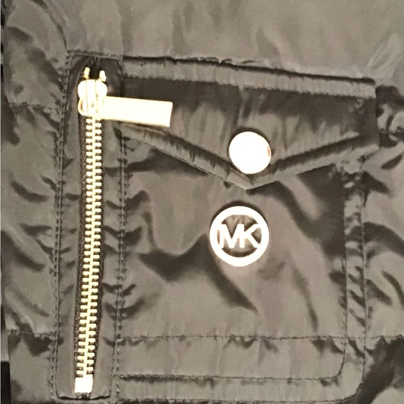 Women Winter jacket MK logo zipper pull, pocket snaps and metallic arm charm. - Picture 4 of 4